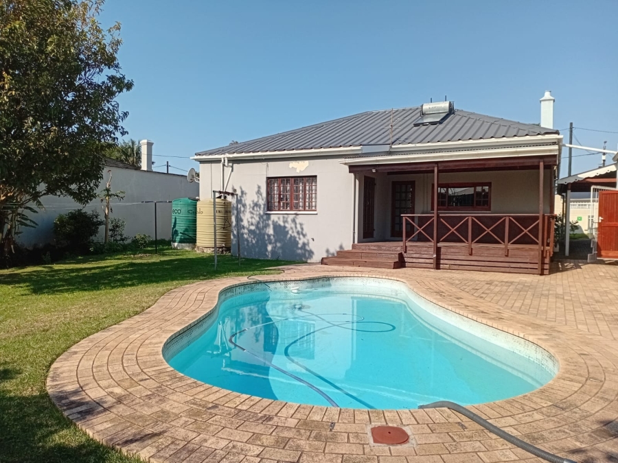 To Let 4 Bedroom Property for Rent in Selborne Eastern Cape
